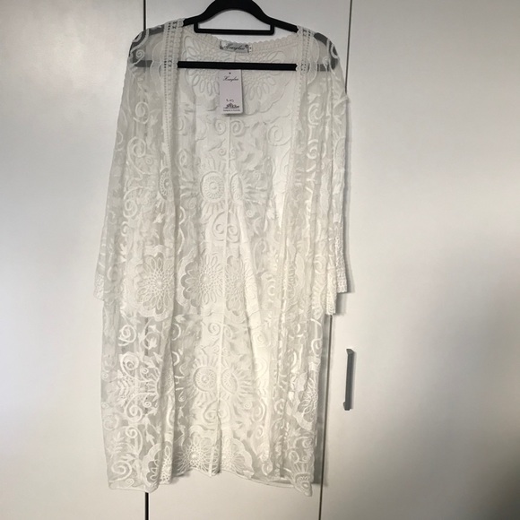 Hourglass Other - White Lace Lightweight Kimono Style Long Cardigan